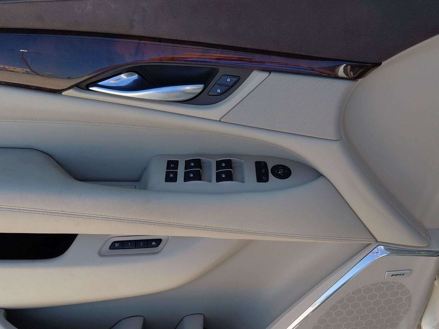 Used 2015 Cadillac Escalade Luxury AWD/4WD image 30