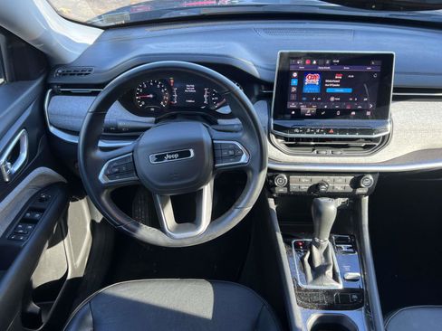 Used 2022 Jeep Compass Latitude image 32