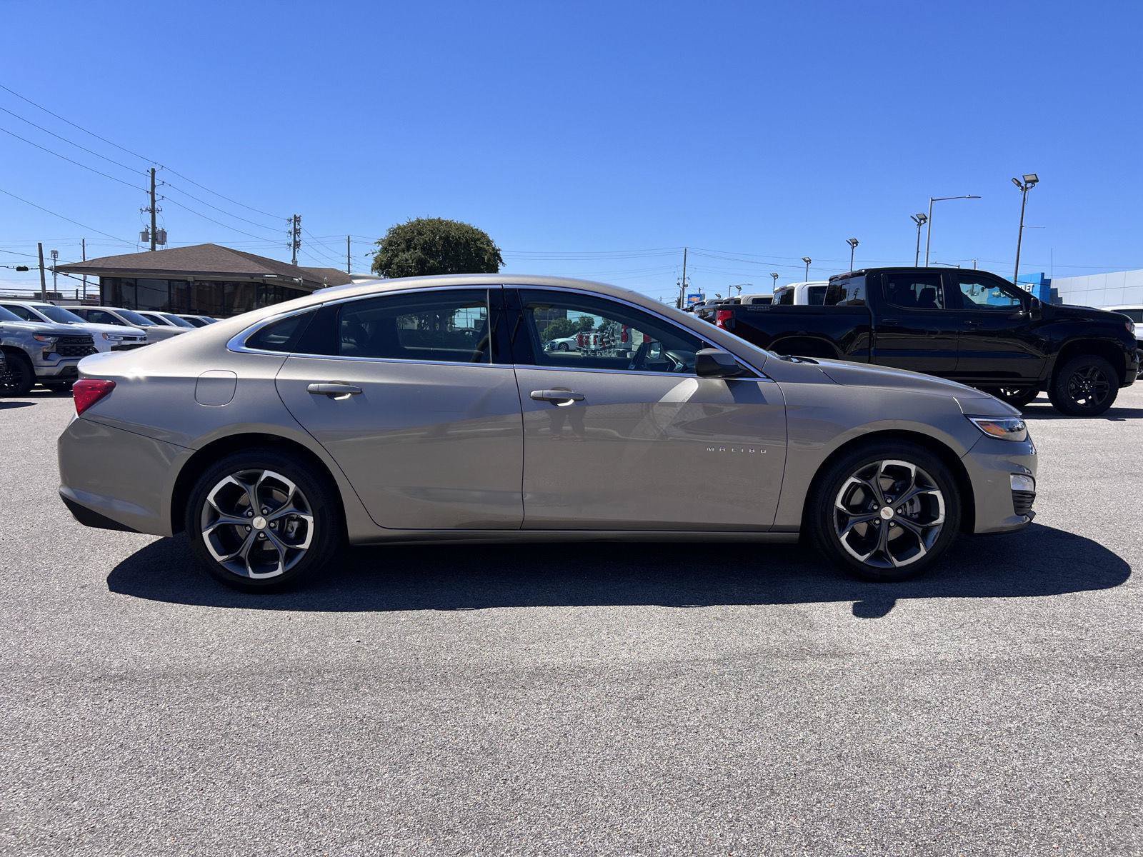 Used 2024 Chevrolet Malibu LT FWD image 34