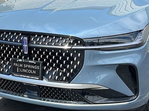 New 2026 Lincoln Nautilus Reserve image 3