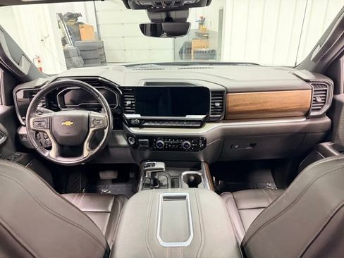 Certified 2022 Chevrolet Silverado 1500 High Country w/ High Country Premium Package image 19