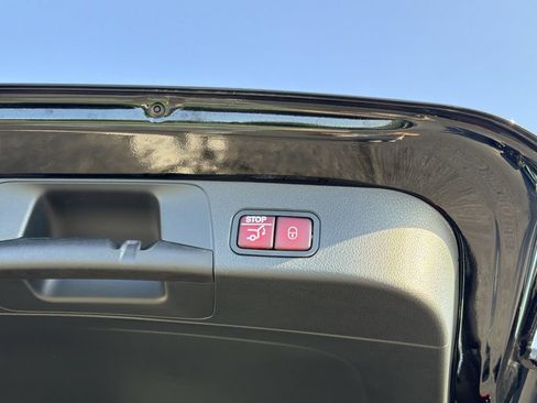 Certified 2025 Mercedes-Benz GLB 250 image 15