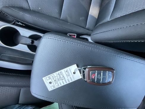 Used 2017 Hyundai Elantra Value Edition w/ Cargo Package FWD image 32