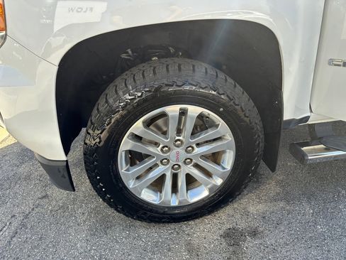 Used 2018 GMC Canyon SLT w/ Driver Alert Package image 31