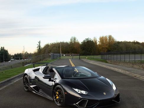 Used 2016 Lamborghini Huracan LP 610-4 image 1