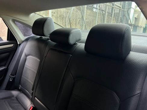 Used 2014 Volkswagen Passat Wolfsburg Edition image 19