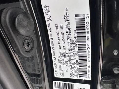 Used 2023 Toyota Tacoma TRD Sport w/ Black Out Package (TMS) AWD/4WD image 31