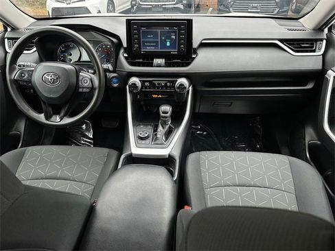 Certified 2020 Toyota RAV4 XLE w/ Convenience Package image 17