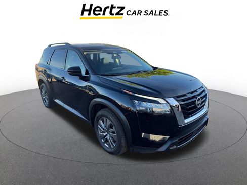 Used 2025 Nissan Pathfinder SV image 1