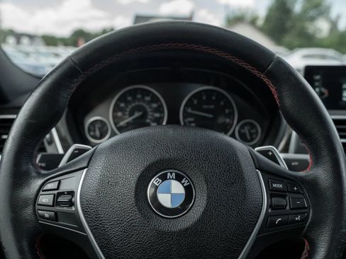 Used 2017 BMW 330i xDrive Sedan w/ Premium Package AWD/4WD image 18
