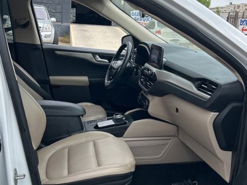 Used 2020 Ford Escape SEL image 18