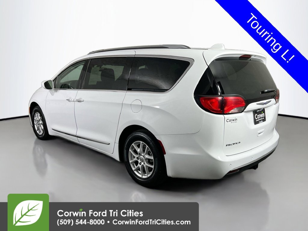 Used 2020 Chrysler Pacifica Touring-L FWD image 11