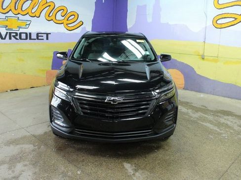 Used 2023 Chevrolet Equinox LS w/ LS Convenience Package image 3