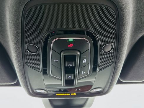 Used 2023 Audi SQ8 Premium Plus w/ SQ8 Luxury Package AWD/4WD image 18