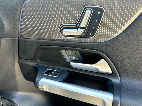 Used 2023 Mercedes-Benz EQB 300 EQB300 4MATIC image 28