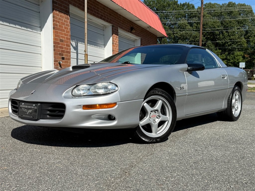 Used 1999 Chevrolet Camaro Z28 w/ SS Performance/Appearance Pkg RWD image 2