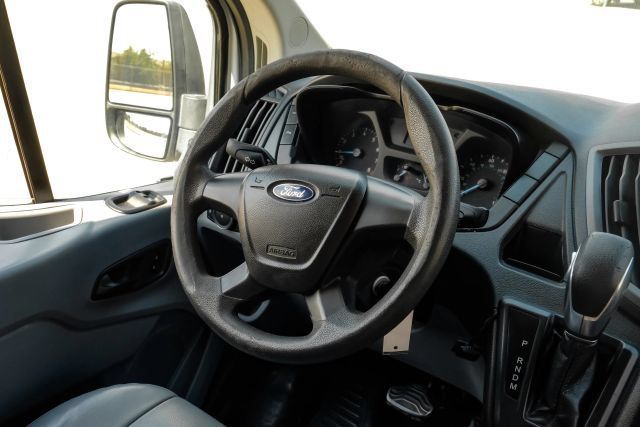 Used 2018 Ford Transit 250 130 Medium Roof RWD image 21