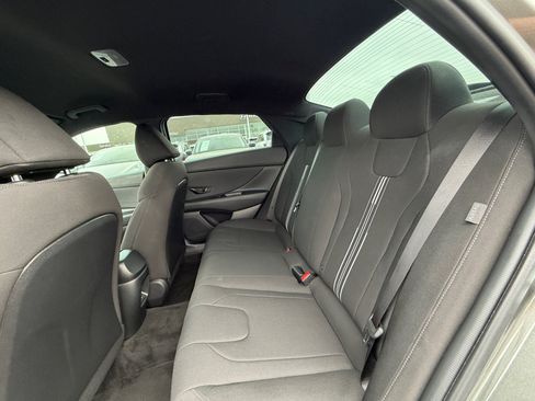 Certified 2025 Hyundai Elantra Sport FWD image 13