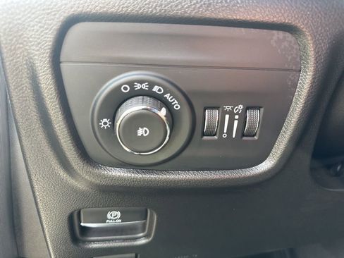 Used 2024 Jeep Grand Cherokee L Overland w/ Advanced Protech Group III image 16