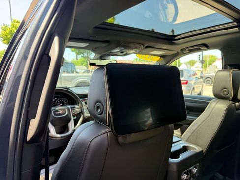 Used 2021 GMC Yukon SLT w/ SLT Luxury Plus Package AWD/4WD image 18