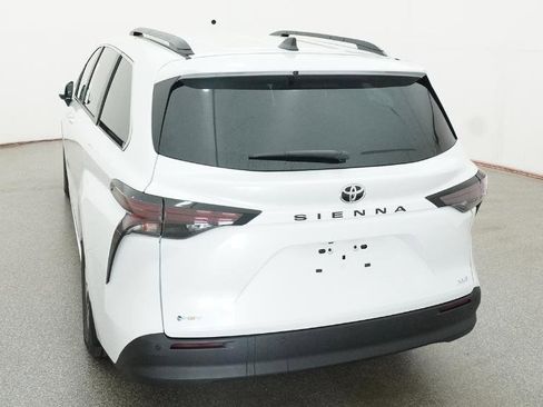 New 2026 Toyota Sienna XLE FWD image 49