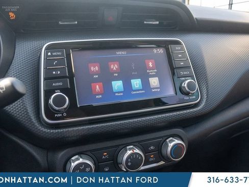 Used 2022 Nissan Kicks S FWD image 7