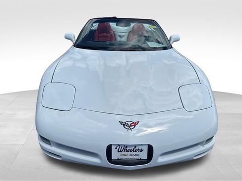 Used 2004 Chevrolet Corvette Convertible w/ Preferred Equipment Group RWD image 9