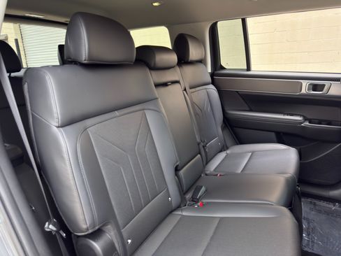 Used 2024 Hyundai Santa Fe SEL FWD image 33