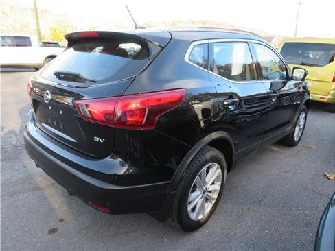 Used 2019 Nissan Rogue Sport SV w/ Technology Package image 2