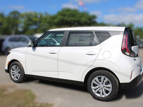 New 2025 Kia Soul LX image 12