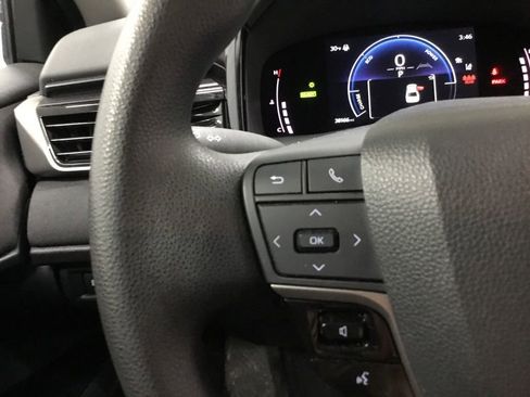 Used 2025 Toyota Camry SE image 32