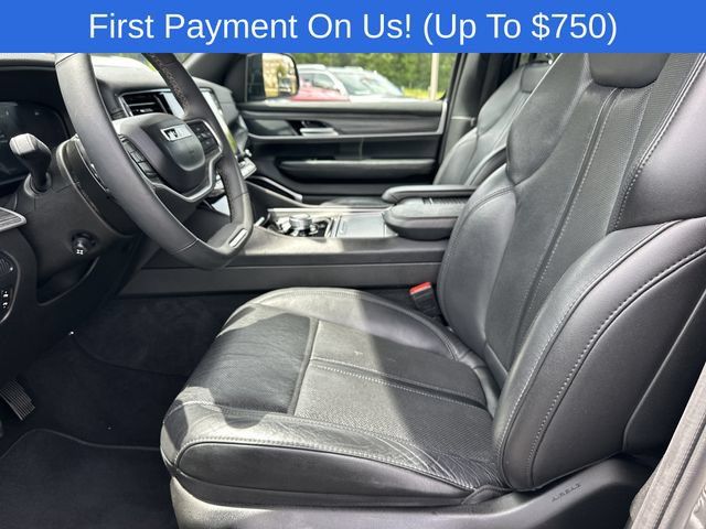 Used 2024 Jeep Wagoneer Series II w/ Flexible Seating Group AWD/4WD image 9