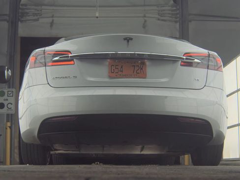 Used 2016 Tesla Model S 75 image 7