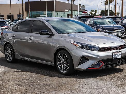 Used 2023 Kia Forte GT-Line w/ GT-Line Premium Package FWD image 3