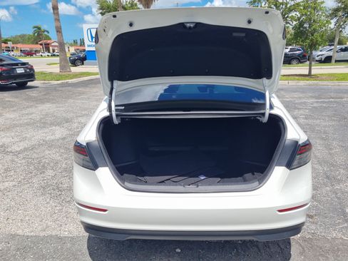 Used 2023 Honda Accord EX image 12