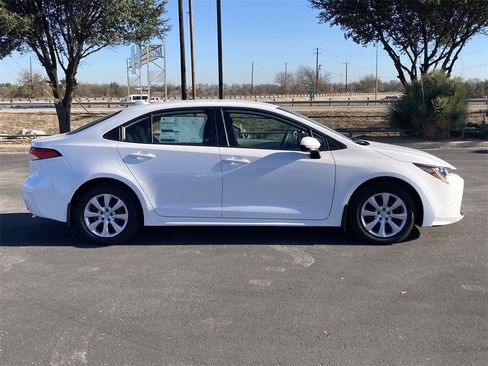 New 2026 Toyota Corolla LE image 4