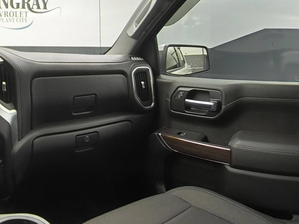 Used 2020 Chevrolet Silverado 1500 LT w/ LT Value Package RWD image 15