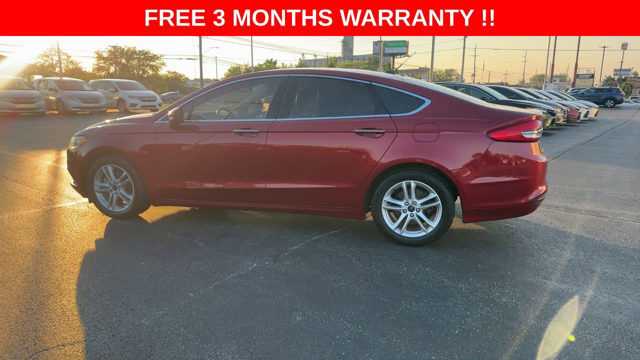 Used 2018 Ford Fusion SE w/ Fusion SE Technology Package FWD image 5