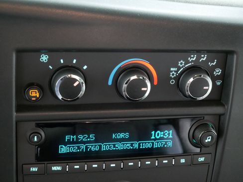 Used 2025 Chevrolet Express 3500 LT w/ LT Preferred Equipment Group image 23