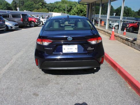 Used 2023 Toyota Corolla LE FWD image 5