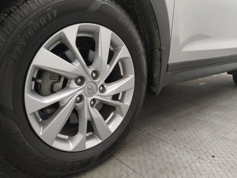 Used 2019 Hyundai Tucson SE image 31