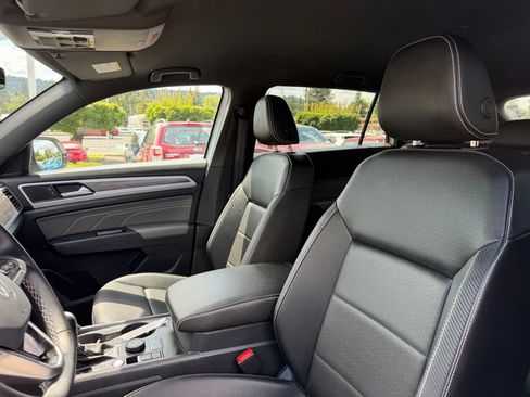 Used 2023 Volkswagen Atlas Cross Sport SE AWD/4WD image 15