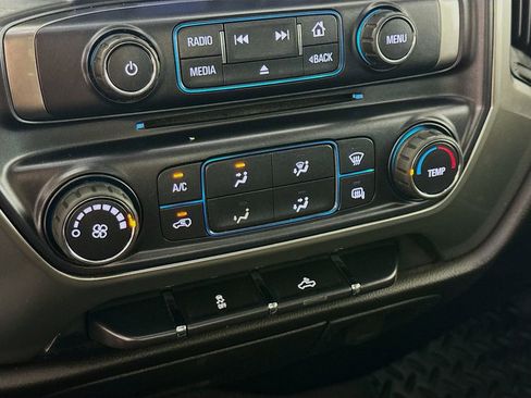 Used 2019 Chevrolet Silverado 1500 LT AWD/4WD image 16