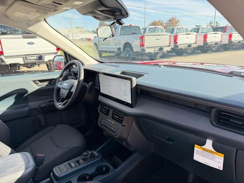New 2025 Ford Maverick XLT w/ XLT Luxury Package image 18