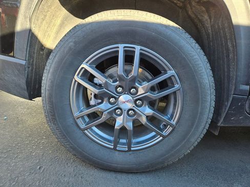 Certified 2025 GMC Acadia Elevation image 3