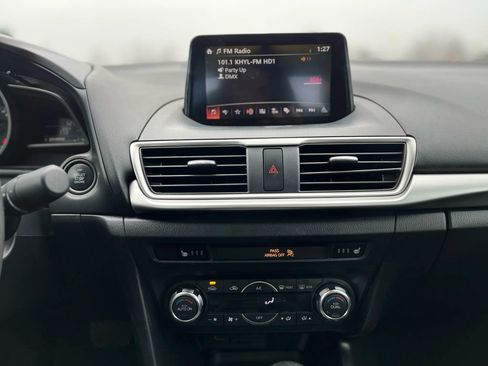 Used 2018 MAZDA MAZDA3 Touring FWD image 16