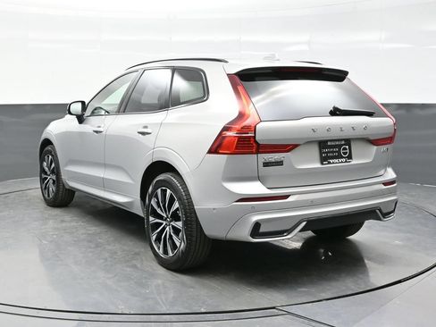 Used 2025 Volvo XC60 B5 Plus AWD/4WD image 5