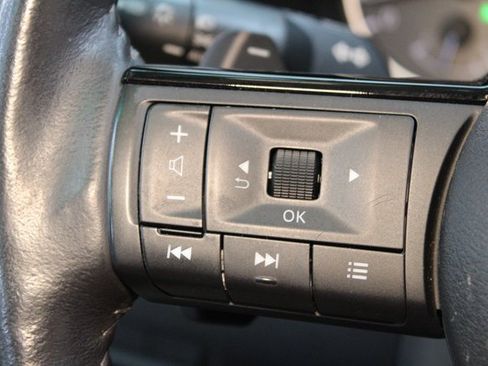 Used 2021 Nissan Rogue S image 19