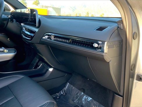 New 2025 Cadillac Lyriq Luxury image 32