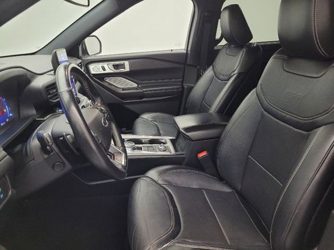 Used 2020 Ford Explorer ST w/ Premium Technology Package image 17